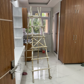 Staircase in 1 RK Apartment at Emaar Emerald Floors Premier, Sector 65 – for Rent