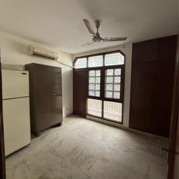 Room in 3 BHK Builder Floor at Greater Kailash I – for Rent