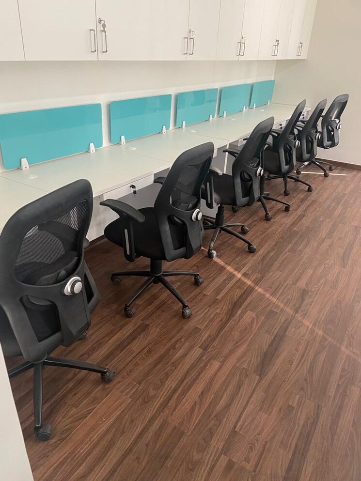 Team Area, the-crescent-business-park Commercial Office Space 600 Sq.Ft. In Sakinaka Mumbai 8778432