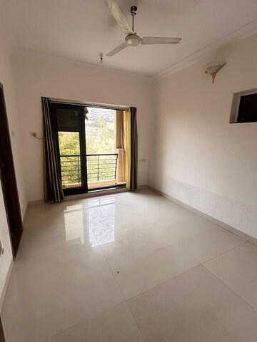 Room in 3 BHK Apartment at K Raheja Raheja Residency, Malad East – for Rent