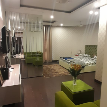 Master Bedroom in 4 BHK Builder Floor at Greater Kailash – for Rent
