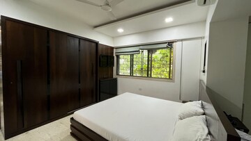 Bedroom in 4 BHK Apartment at Arihant CHS Khar West, Khar West – for Rent