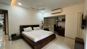 Bedroom in 4 BHK Apartment at Arihant CHS Khar West, Khar West – for Rent