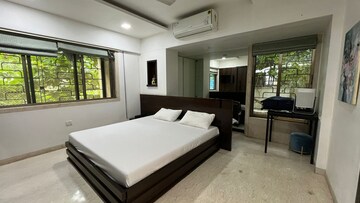 Bedroom in 4 BHK Apartment at Arihant CHS Khar West, Khar West – for Rent