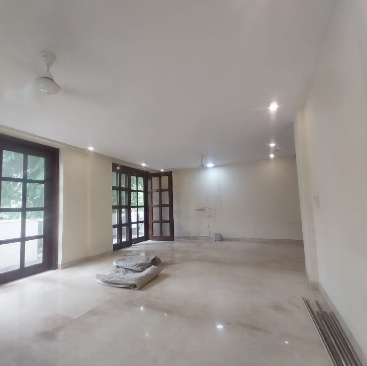 4 BHK + Servant Room Builder Floor For Rent in New Friends Colony