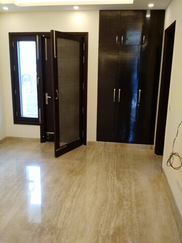 Room in 3 BHK Builder Floor at Rani Bagh – for Rent