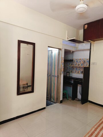 Room in 1 RK Apartment at Vile Parle West – for Rent
