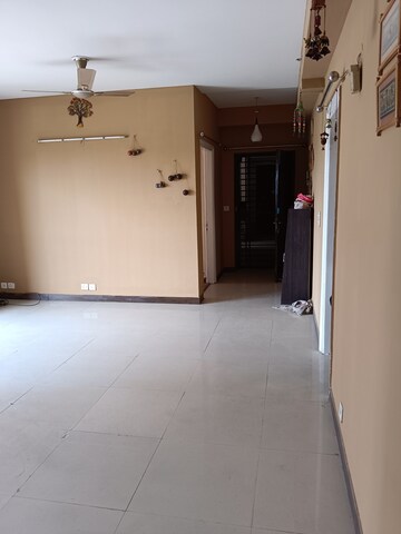 Room in 2 BHK Apartment at Piyush Heights, Sector 89 – for Sale