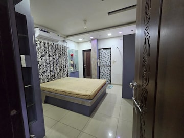 Room in 2 BHK Penthouse at New Vip Road – for Rent
