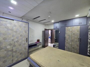 Room in 2 BHK Penthouse at New Vip Road – for Rent