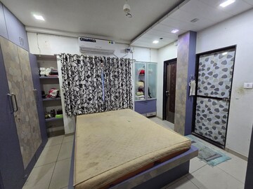 Bedroom in 2 BHK Penthouse at New Vip Road – for Rent