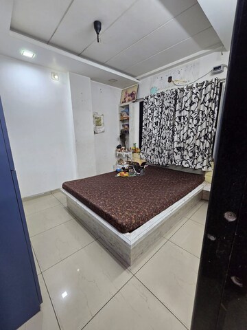 Room in 2 BHK Penthouse at New Vip Road – for Rent