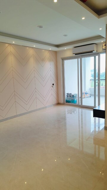 Room in 3 BHK Apartment at Sector 1 Greater Noida – for Sale