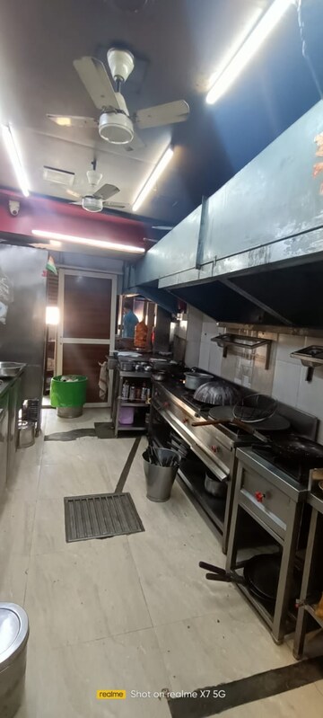  Shop For Rent in Andheri East