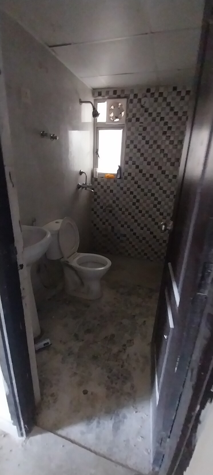 Bathroom, aditya-city-apartments 3 Bedroom 1205 Sq.Ft. Apartment In Shahpur Bamheta Ghaziabad 8778521