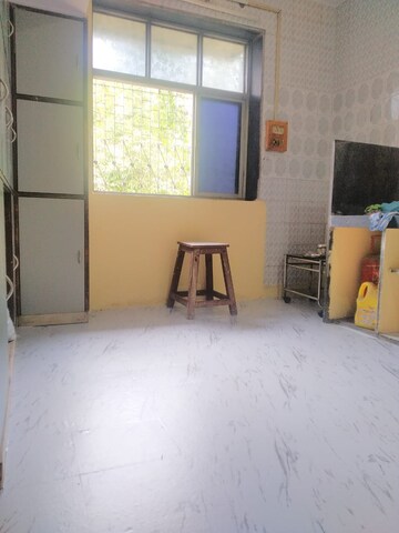 Room in 1.5 BHK Apartment at Jai Sarvonnati CHS, Ghatkopar West – for Rent