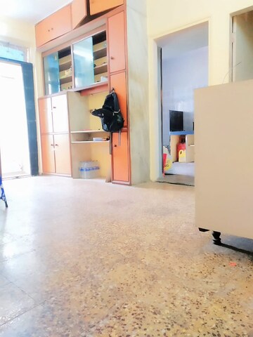 Room in 1.5 BHK Apartment at Jai Sarvonnati CHS, Ghatkopar West – for Rent