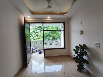 Room in 4 BHK Builder Floor at Malviya Nagar – for Rent