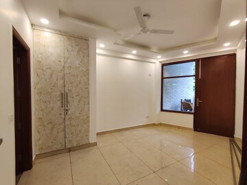 Room in 4 BHK Builder Floor at Malviya Nagar – for Rent