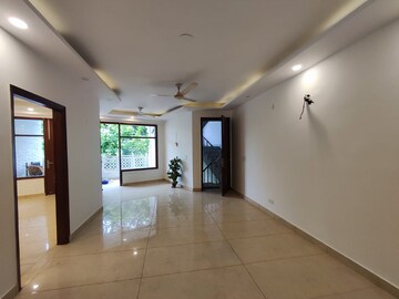 Room in 4 BHK Builder Floor at Malviya Nagar – for Rent