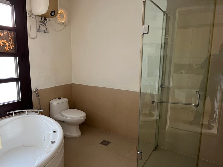 Bathroom, vipul-tatvam-villas 4 Bedroom 4750 Sq.Ft. Villa In Sector 48 Gurgaon 8778550