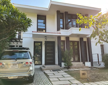 4 BHK Villa For Sale in Vipul Tatvam Villas, Sector 48
