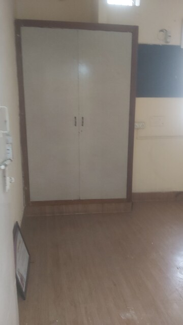 Room in 2.5 BHK Builder Floor at Mayur Vihar – for Rent