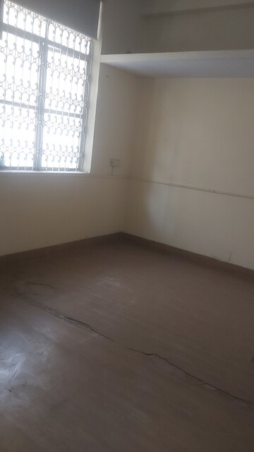 Room in 2.5 BHK Builder Floor at Mayur Vihar – for Rent