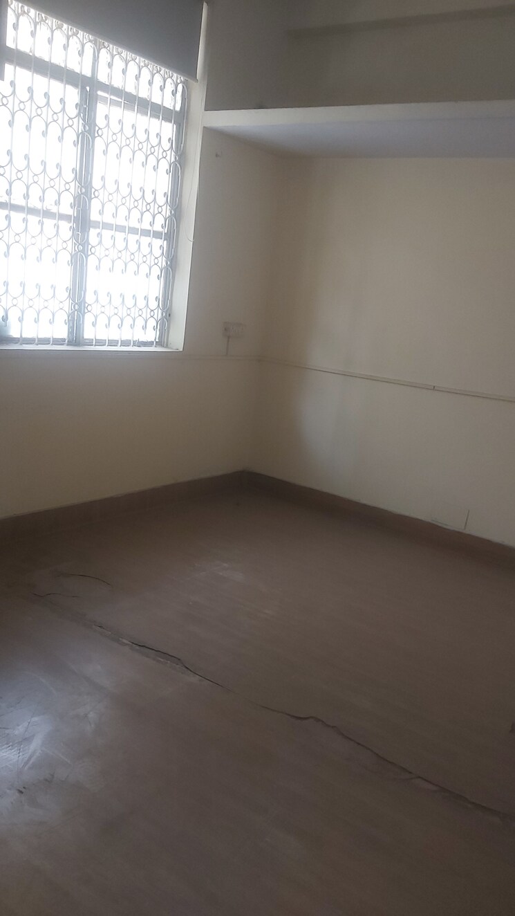 Room, mayur vihar 2.5 Bedroom 650 Sq.Ft. Builder Floor In Mayur Vihar Delhi 8778563