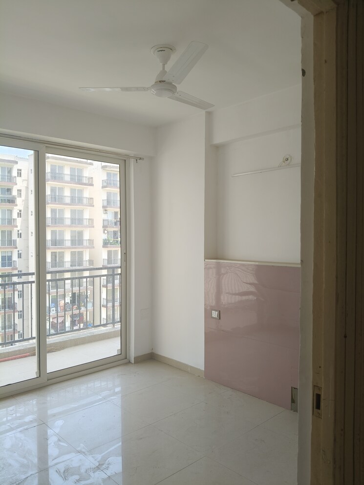 Room, rof-aalayas 3 Bedroom 645 Sq.Ft. Apartment In Sector 102 Gurgaon 8778578
