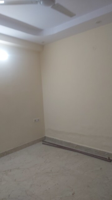 Room in 2.5 BHK Builder Floor at Mayur Vihar – for Rent