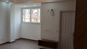 Room in 3 BHK Apartment at Ahinsa Khand 2 – for Sale