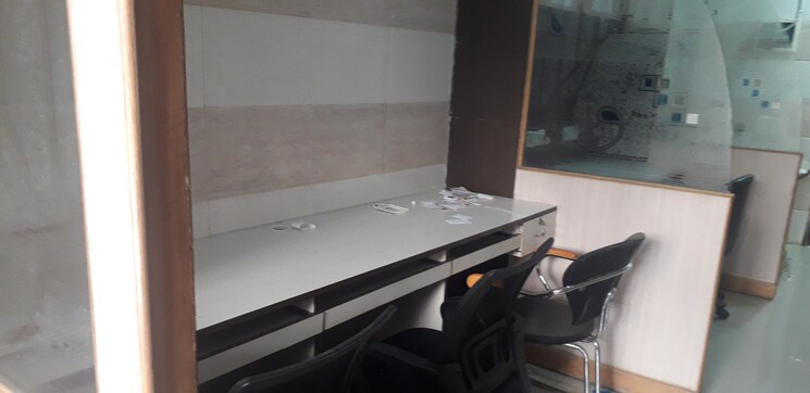 Team Area, netaji subhash place Commercial Office Space 450 Sq.Ft. In Netaji Subhash Place Delhi 8778629