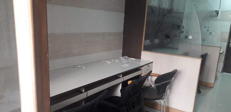 Team Area, netaji subhash place Commercial Office Space 450 Sq.Ft. In Netaji Subhash Place Delhi 8778629