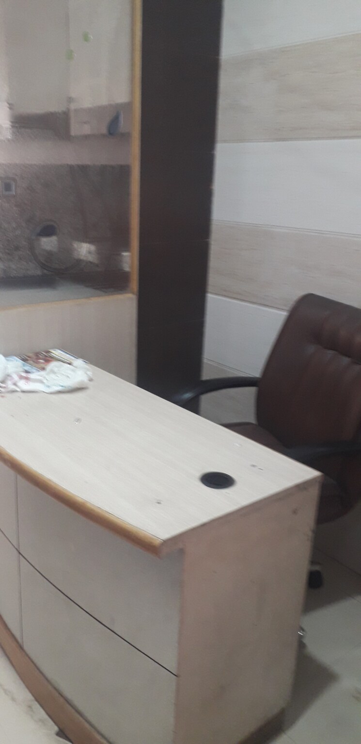 Bedroom, netaji subhash place Commercial Office Space 450 Sq.Ft. In Netaji Subhash Place Delhi 8778629