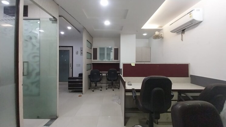 Team Area, netaji subhash place Commercial Office Space 790 Sq.Ft. In Netaji Subhash Place Delhi 8778644