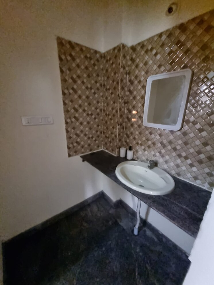 Bathroom, domlur 2 Bedroom 1100 Sq.Ft. Builder Floor In Domlur Bangalore 8778651