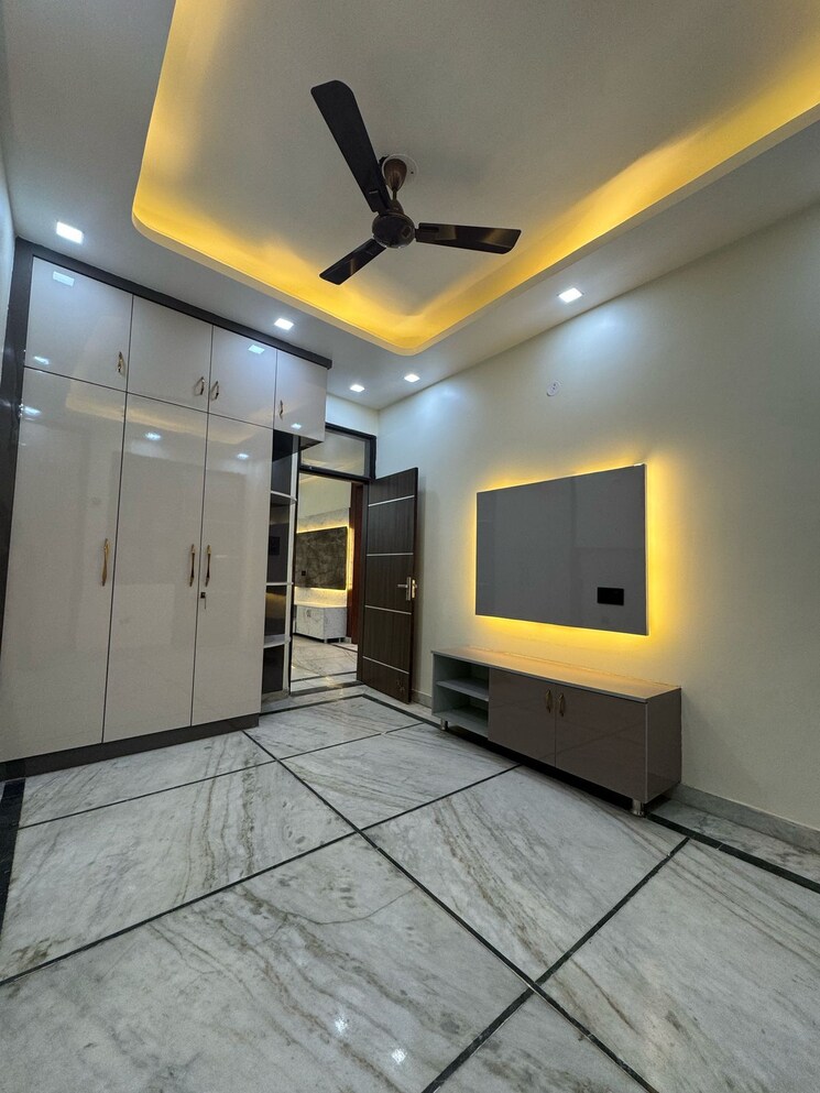 Room, gyan khand ii 3 Bedroom 1570 Sq.Ft. Builder Floor In Gyan Khand ii Ghaziabad 8778662