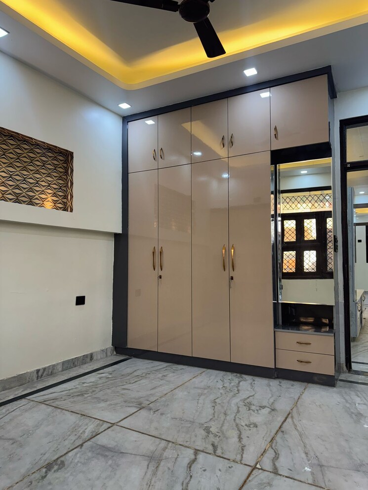 Room, gyan khand ii 3 Bedroom 1570 Sq.Ft. Builder Floor In Gyan Khand ii Ghaziabad 8778665