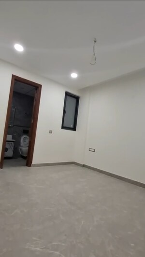 Room in 4 BHK Builder Floor at Faridabad Central – for Sale