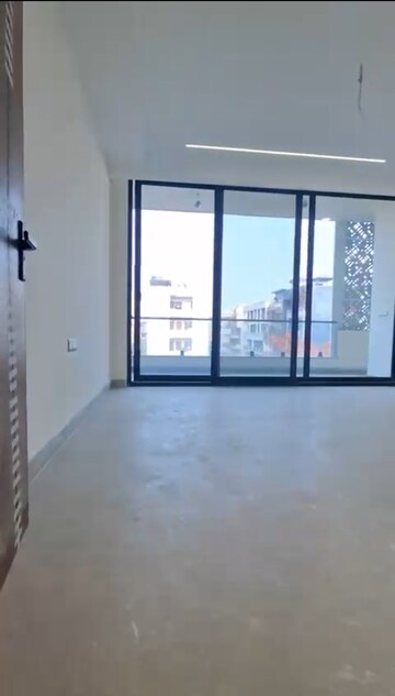 Room in 4 BHK Builder Floor at Faridabad Central – for Sale