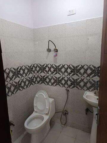 Bathroom in 2 BHK Builder Floor at Shakti Khand 2 – for Rent