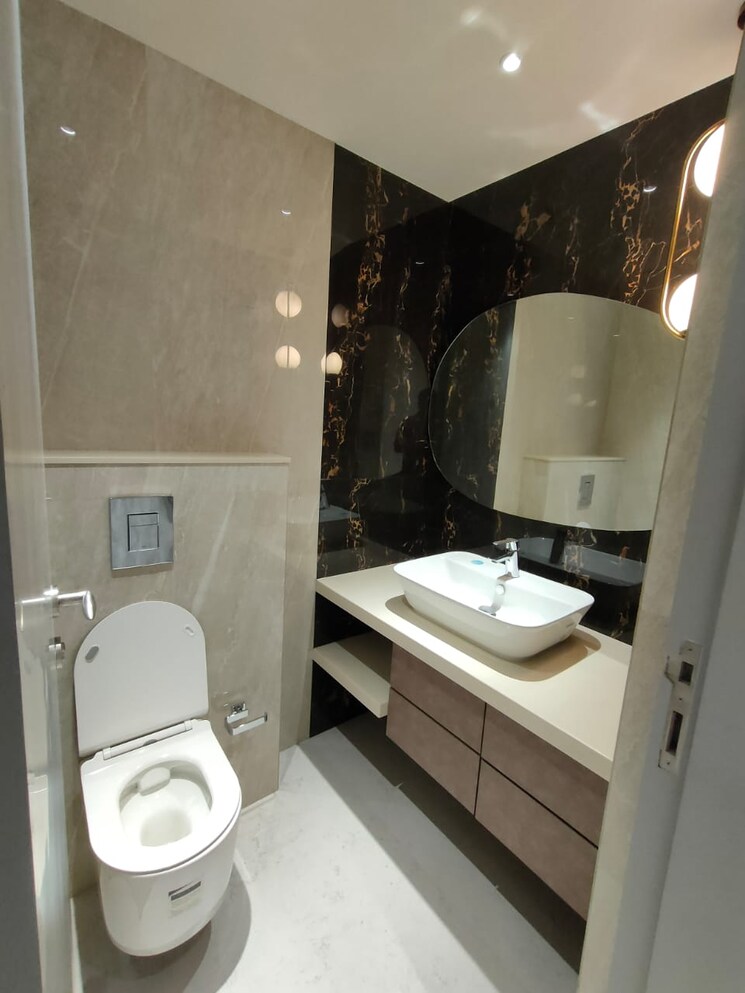 Bathroom, gurukrupa-chs-andheri-west 3 Bedroom 1100 Sq.Ft. Apartment In Andheri West Mumbai 8778685