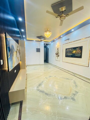 Room in 3 BHK Builder Floor at Niti Khand I – for Sale