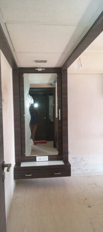 Room in 1 BHK Apartment at Omkar Om Residency, Parel – for Rent