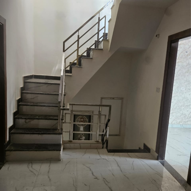 undefined, sector 10 3.5 Bedroom 1720 Sq.Ft. Villa In Sector 10 Noida 8778694