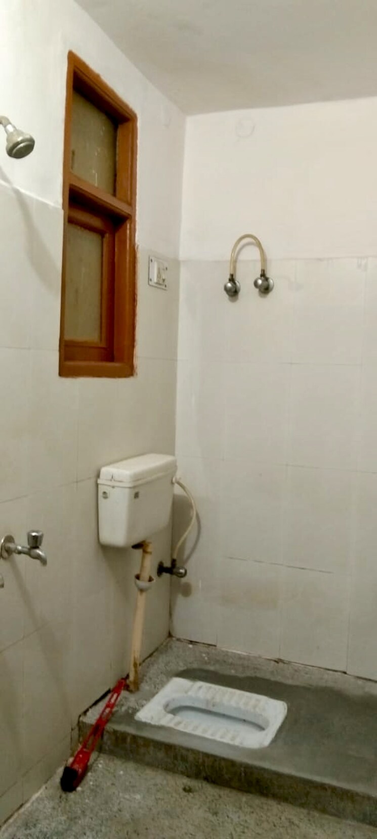 Bathroom, kishangarh 1 Bedroom 500 Sq.Ft. Builder Floor In Kishangarh Delhi 8778697