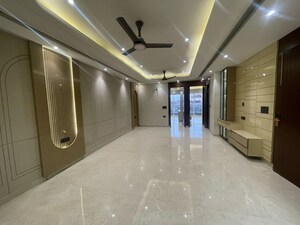 Room in 4 BHK Builder Floor at Niti Khand I – for Sale