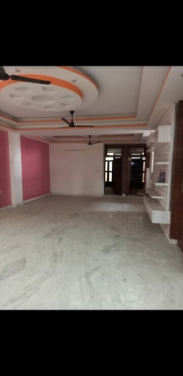 Parking in 4 BHK Builder Floor at Raghav Homes, Indrapuram – for Rent