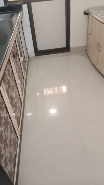 1 BHK Apartment For Rent in Shah Arcade II, Malad East
